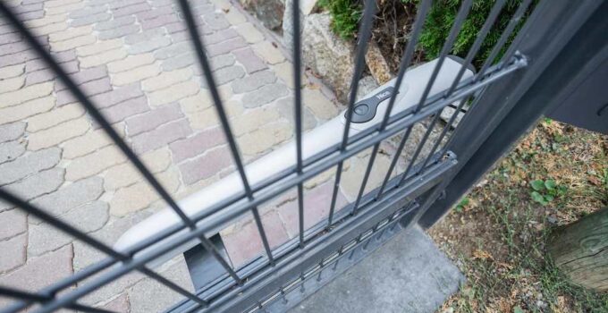 Doppelstabmattenzaun: Baumarkt oder Hersteller. Wo gibt’s die bessere Qualität?